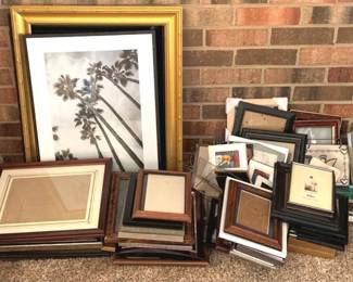 550x - Lot of Assorted Picture Frames