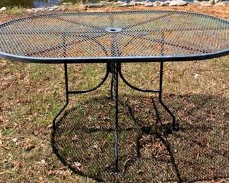 572 - Metal Outdoor Table - 29" x 60" x 38"