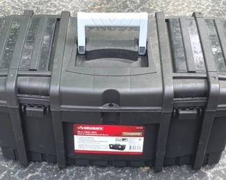 122 - Husky 22" Tool Box - 12" x 22" x 11" tool tray missing
