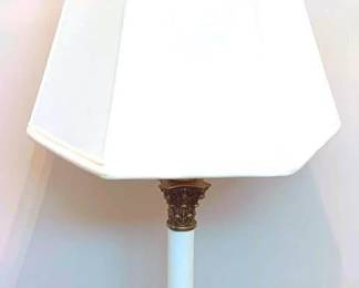 262 - Lamp - 30" Tall You are buying a used as-is electric/electronic item. We do not guarantee all components are present, and if it is not expressly stated, it is untested.