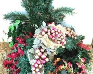 389 - Lot of Christmas Decorations