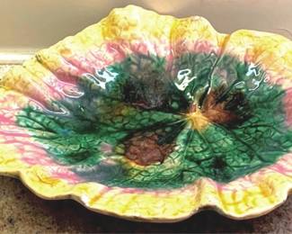 310 - Majolica Plate - 9" x 7"