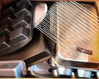 297 - Drawer Lot of Pots & Pans
