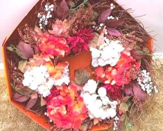 365 - Wreath - 18" Round