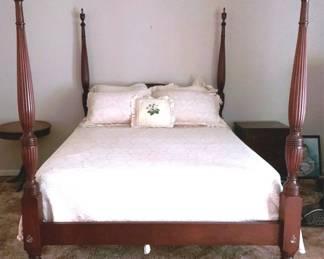 174 - Queen Poster Bed & Bedding - 76" x 65" x 84"