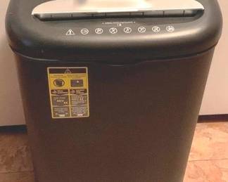 139 - Amazon Basics Paper Shredder - 16" x 13" x 8"