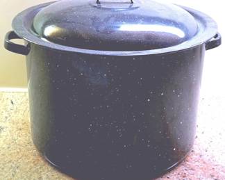 313 - Enamelware Pot with Lid