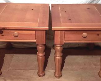 568 - 2 Broyhill End Tables - 23" x 23" x 27"