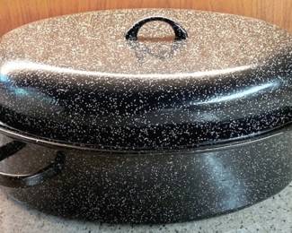 324 - Enamelware Pot with Lid - 17" x 8" x 12"