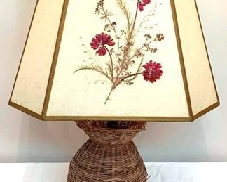 511 - Lamp - 21" Tall You are buying a used as-is electric/electronic item. We do not guarantee all components are present, and if it is not expressly stated, it is untested.