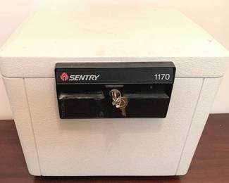 433 - Sentry Model 1170 Safe with Key - 13" x 15" x 12"