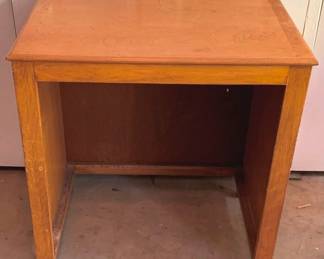 31 - Wood Stand w/ casters - 26" x 29" x 19"