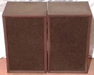 564 - 2 Speakers - 18" x 11" x 9"