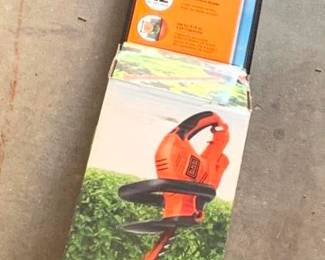 18 - Black & Decker Hedge Trimmer - New in Box You are buying a used as-is electric/electronic item. We do not guarantee all components are present, and if it is not expressly stated, it is untested.
