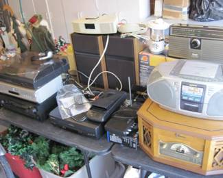 Stereo/Radio Components. Bose Speakers. Bose Wave Radio