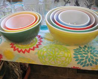 Vintage Pyrex Bowl Set/s