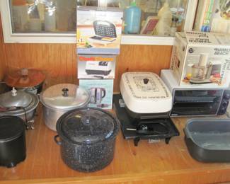 Pots/Pans/Electric Appliances