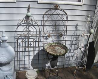 Yard art / Trellis