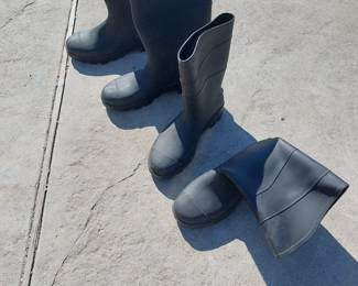 new rubber boots size 11 and 12