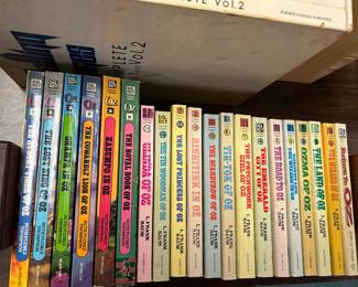Wizard of Oz paperback book lot