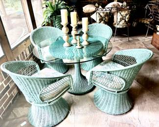Delightful wicker breakfast set