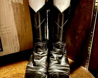 Ladies boots 61/2-7