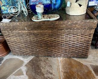 Wicker trunk