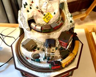Enesco musical electric train