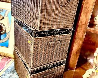 Large baskets with lids
