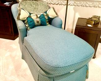 Romantic chaise