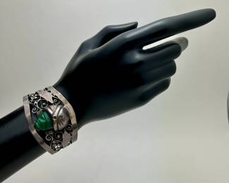 Jewelry: Mexico Sterling Silver Bracelet with Green Stone Face Wearing a Turban (Missing Stone in Turban)