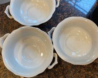 Porcelain bowls / soup tureens with handles 