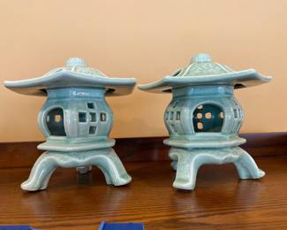 ceramic Pagoda style candle lantern