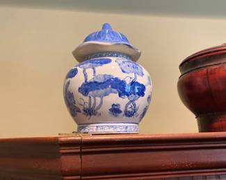 Chinese Blue and White Porcelain Ginger Jar 
