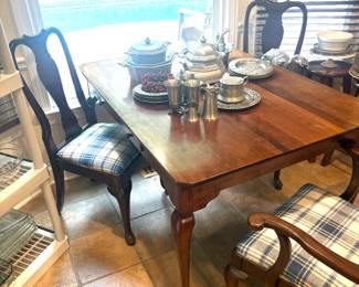 Queen Anne style dining table with drawers