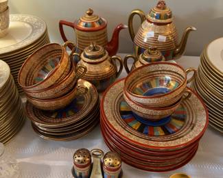 Thousand Faces Hand-Painted Porcelain China (30pc)