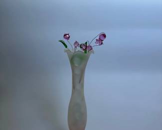 1970s pink frosted glass vase