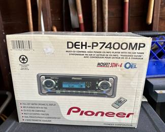 Pioneer DEH - P7400MP car CD/MP3 receiver