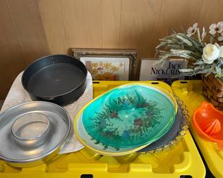 Serving platters, dishes