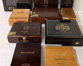 Vintage Cigar Boxes Classic Poker Night Essentials