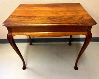 Queen Anne Style Mahogany End Table