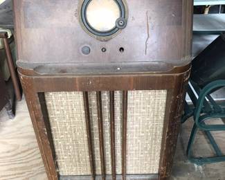 Vintage tube radio.