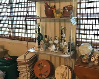 Bakers rack, lamps, roosters