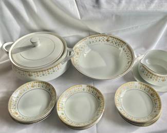 Garden Bouquet- Fine China- Soup Tureen, 2 Cups, 10 Dessert dishes, Serving Bowl & Gravy Boat.