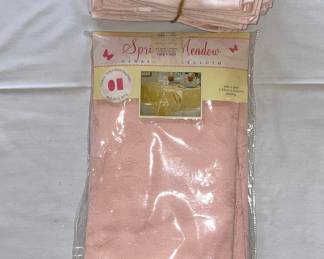 Spring Meadow Pink Damask Dining Room Table cloth 60"x 84" w/ Pink Cloth Napkins