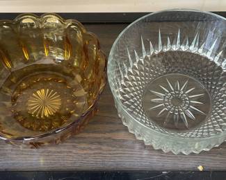 Amber Glass Serving Bowl & Clear Glass Serving Bowl - Medium