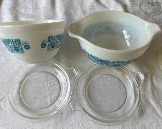 Vintage Blue Pyrex w/ Lids