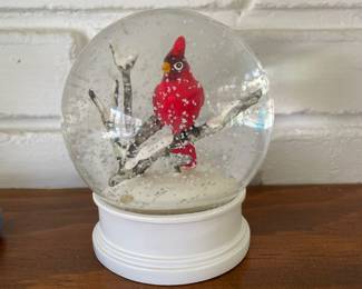 Cardinal Snow Globe