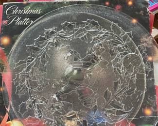 Holiday Christmas Santa Platter- 12" Round Glass