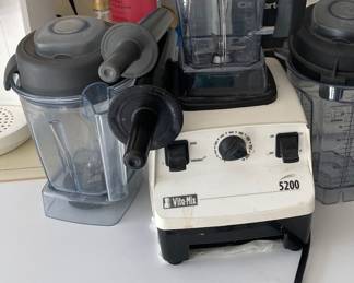 Vita Mixer 5200- with additional attachment & with recipe book